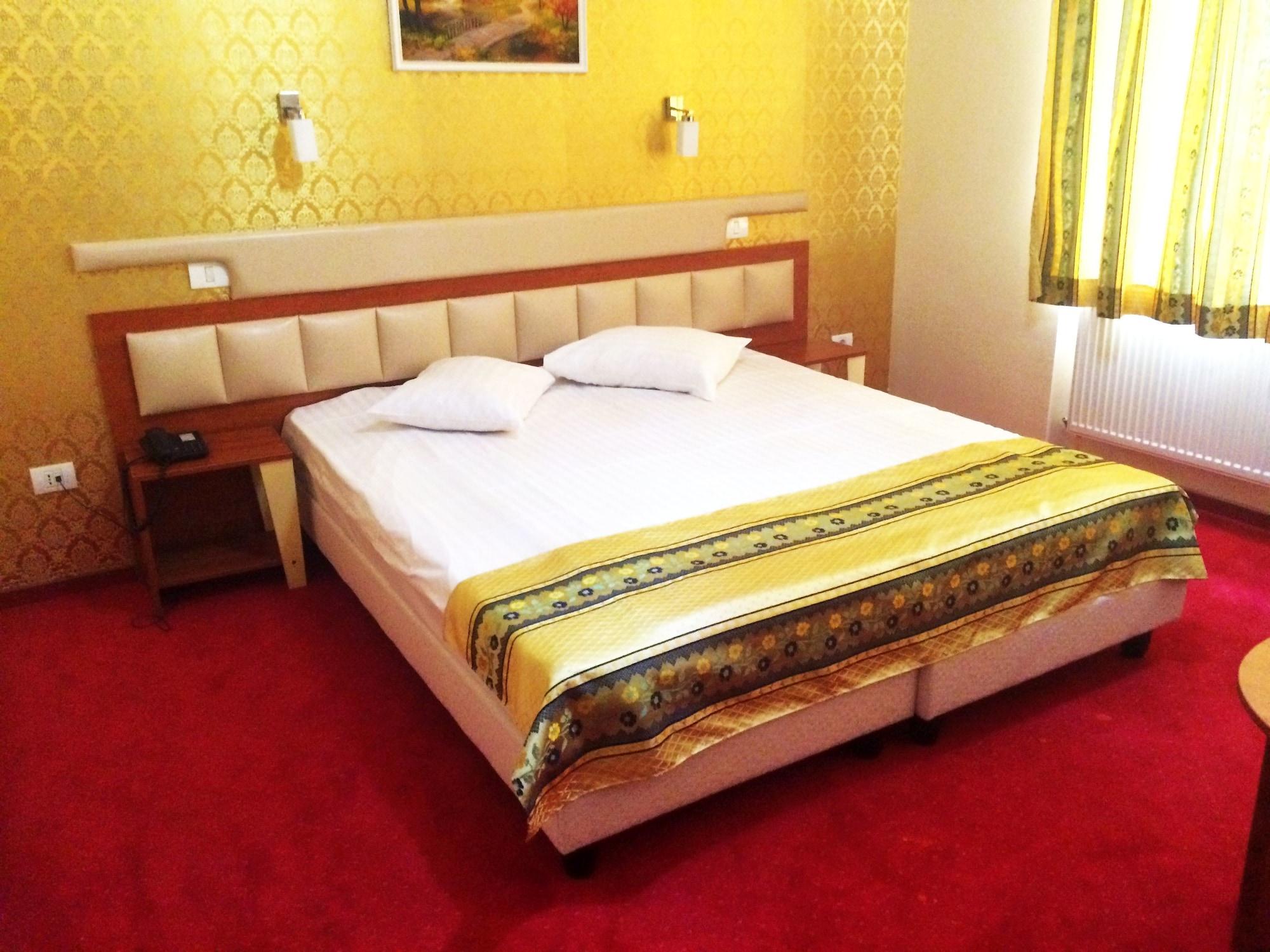 Kosher Hotel Lev Or Bucarest Exterior foto